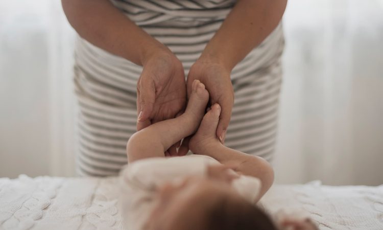 Tu bebé sufre cólicos La fisioterapia puede ayudar