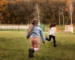 Clave para Proteger los Derechos de los Menores en Casos de Custodia y Tutela