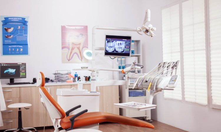La importancia de acudir a una clínica dental salud bucodental al alcance de todos