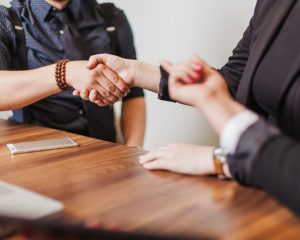 La importancia de contar con abogados especializados en España