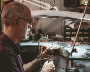 Joyería artesanal en Barcelona tradición, creatividad y autenticidad en cada pieza